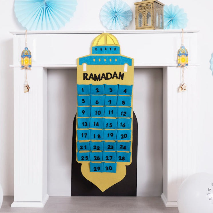 White & Blue Crescent Pocket Ramadan Advent Calendar